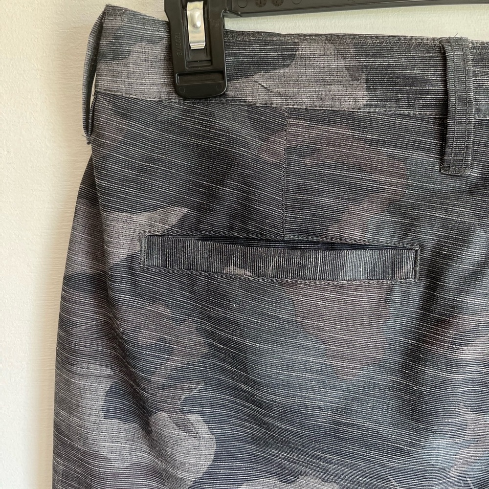 Salty Crew Gray Hybrid Shorts Modern Camouflage green, black and brown size 32 - Picture 4 of 12